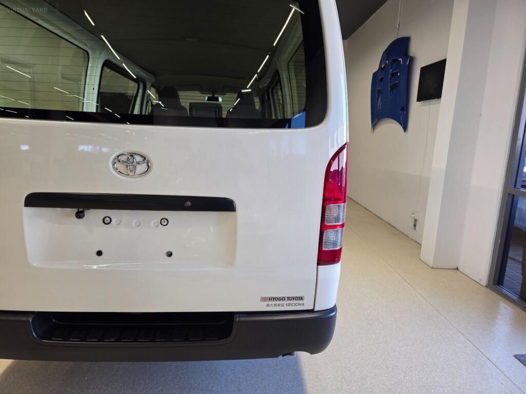 2023 TOYOTA HIACE DX LWB GDH201