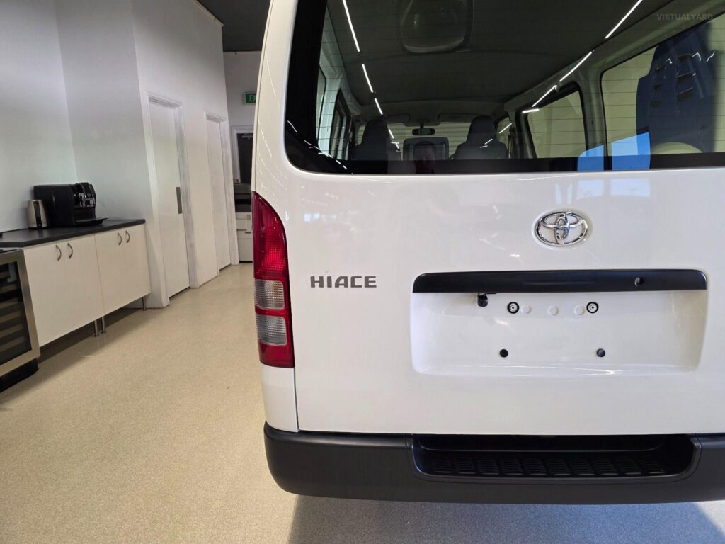 2023 TOYOTA HIACE DX LWB GDH201