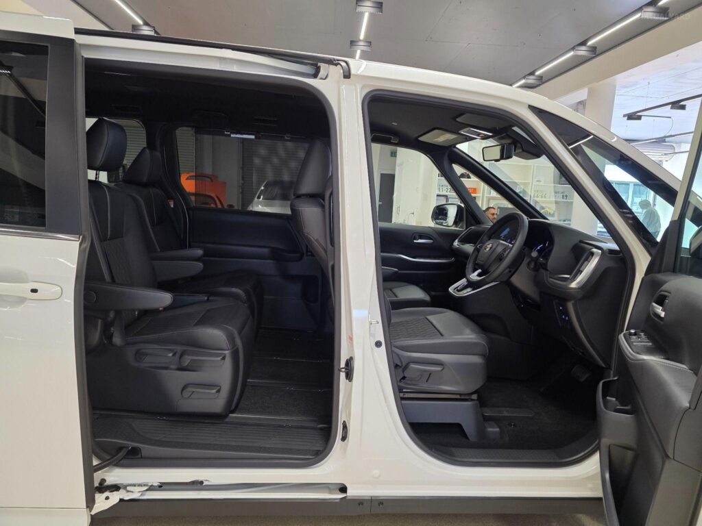 2023 Toyota Noah HYBRID S-Z ZWR90