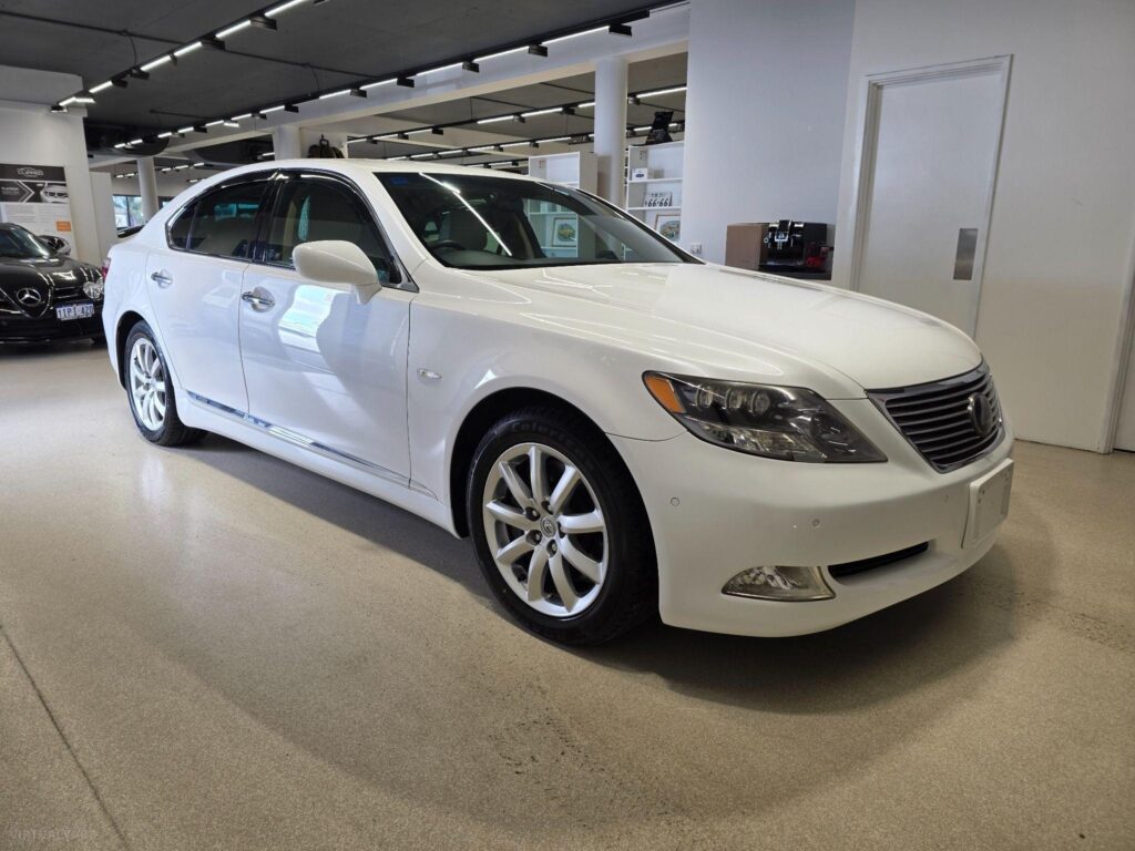 2007 LEXUS LS600 V8 Hybrid AWD UVF45