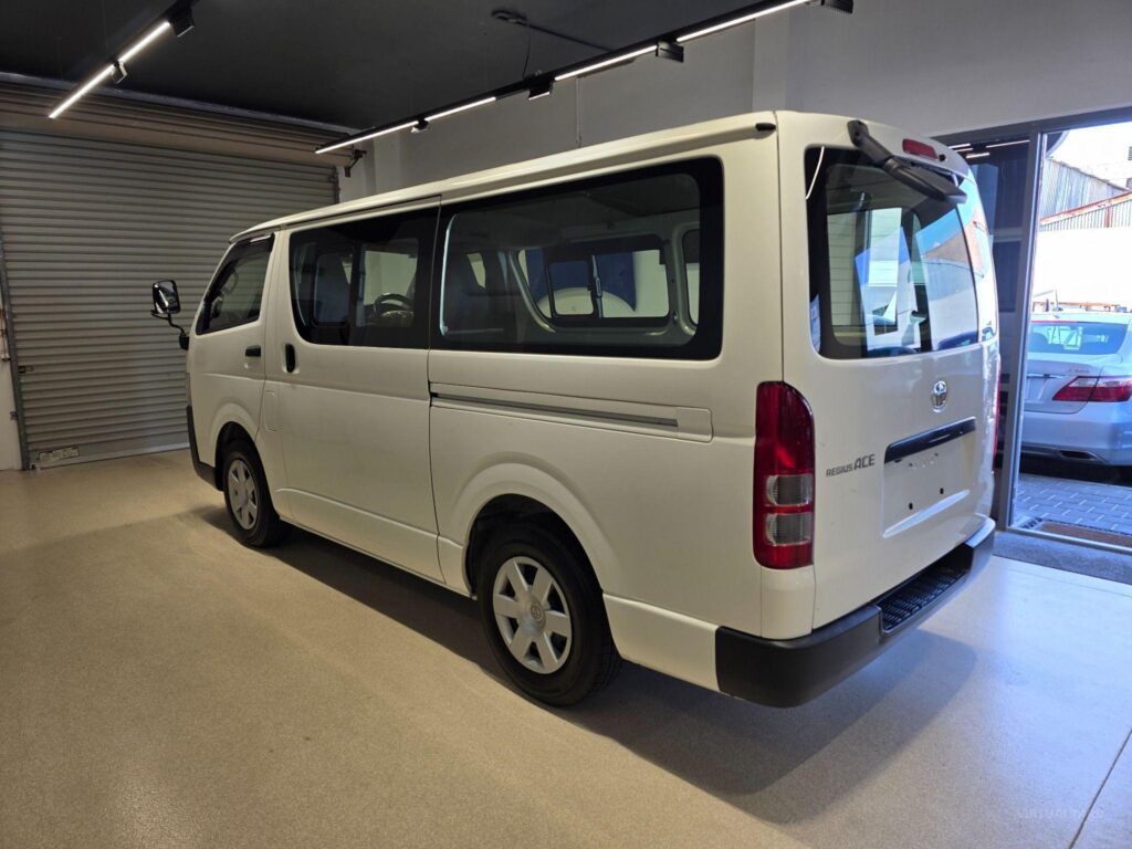 2020 TOYOTA HIACE DX GL GDH201