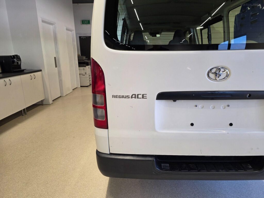 2020 TOYOTA HIACE DX GL GDH201