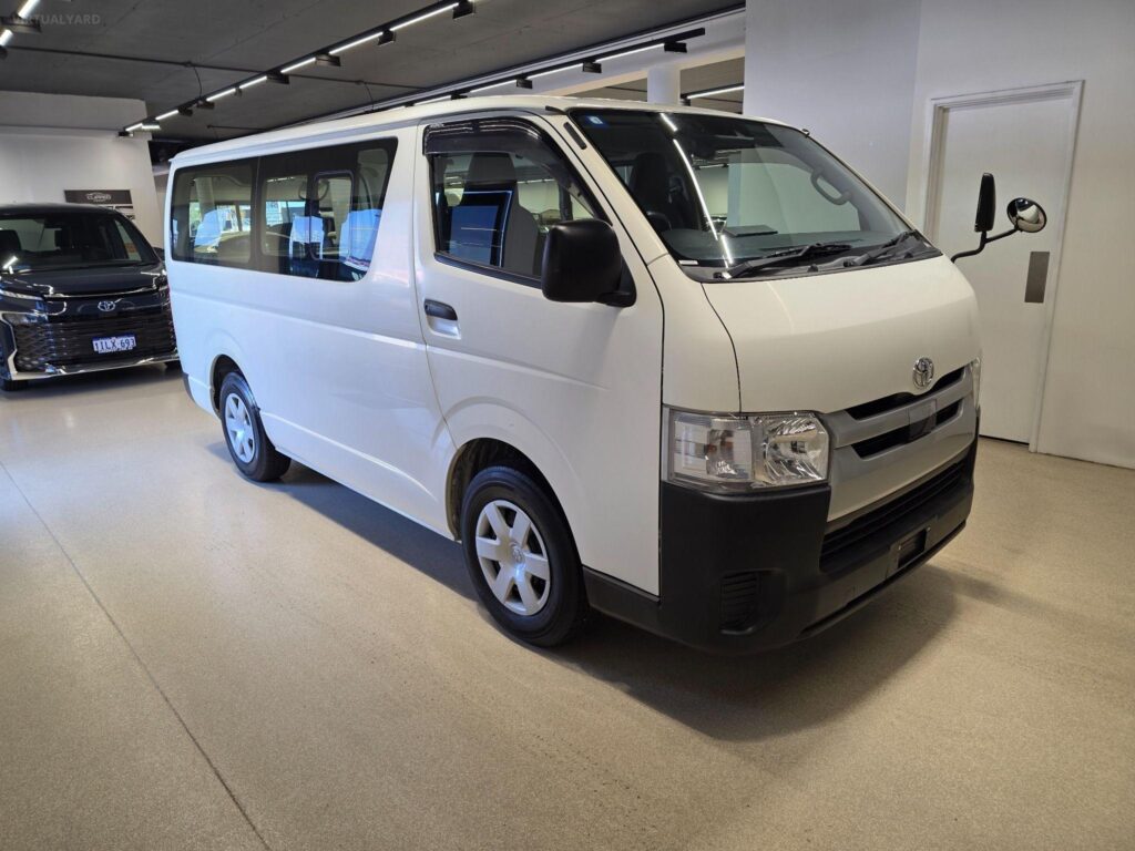 2020 TOYOTA HIACE DX GL GDH201
