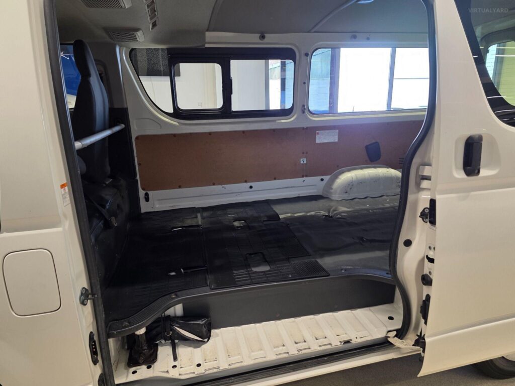 2020 TOYOTA HIACE DX GL GDH201
