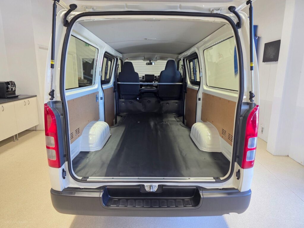 2023 TOYOTA HIACE DX LWB GDH201