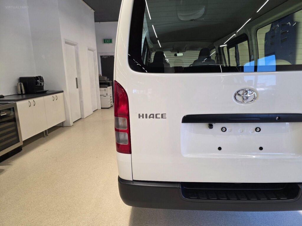 2023 TOYOTA HIACE DX LWB GDH201