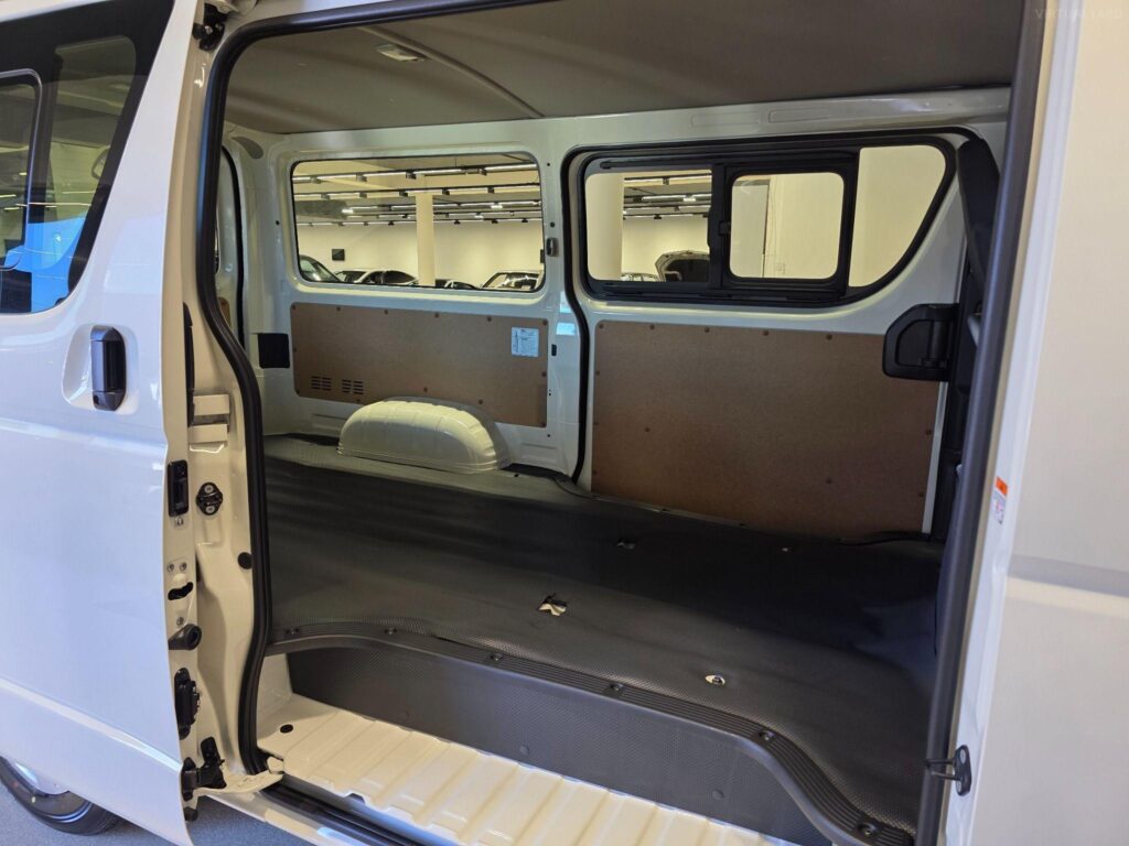 2023 TOYOTA HIACE DX LWB GDH201