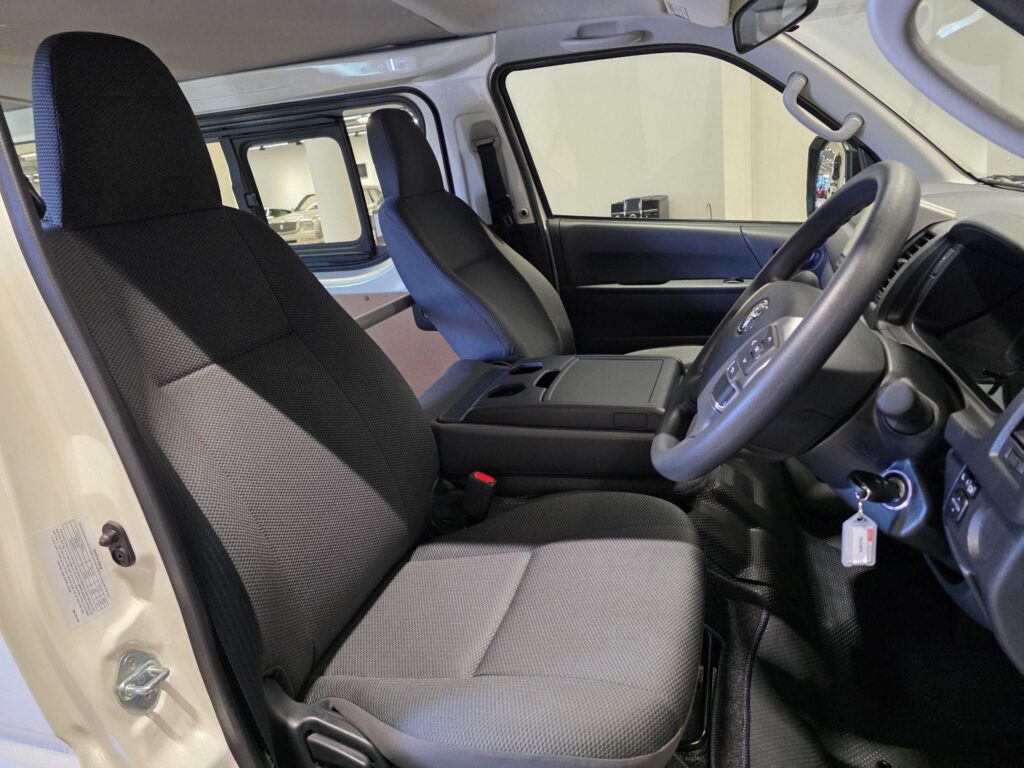 2023 TOYOTA HIACE DX LWB GDH201