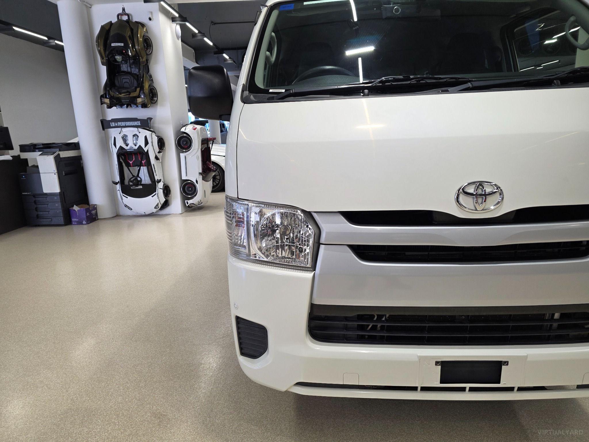 2017 TOYOTA HIACE Welcab TRH200