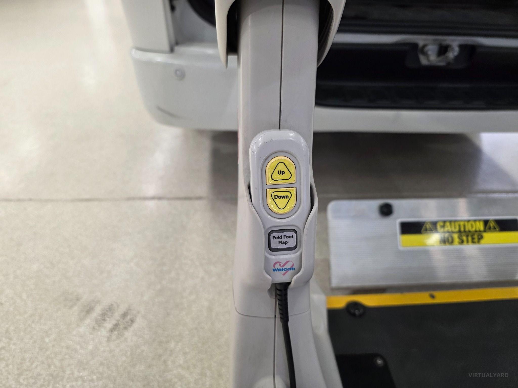 2017 TOYOTA HIACE Welcab TRH200