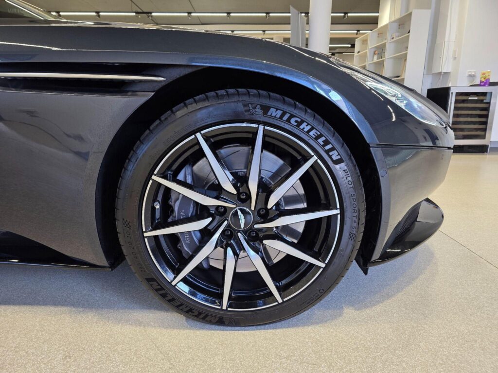 2017 ASTON MARTIN DB11 V12 TWIN TURBO LAUNCH EDITION MY17