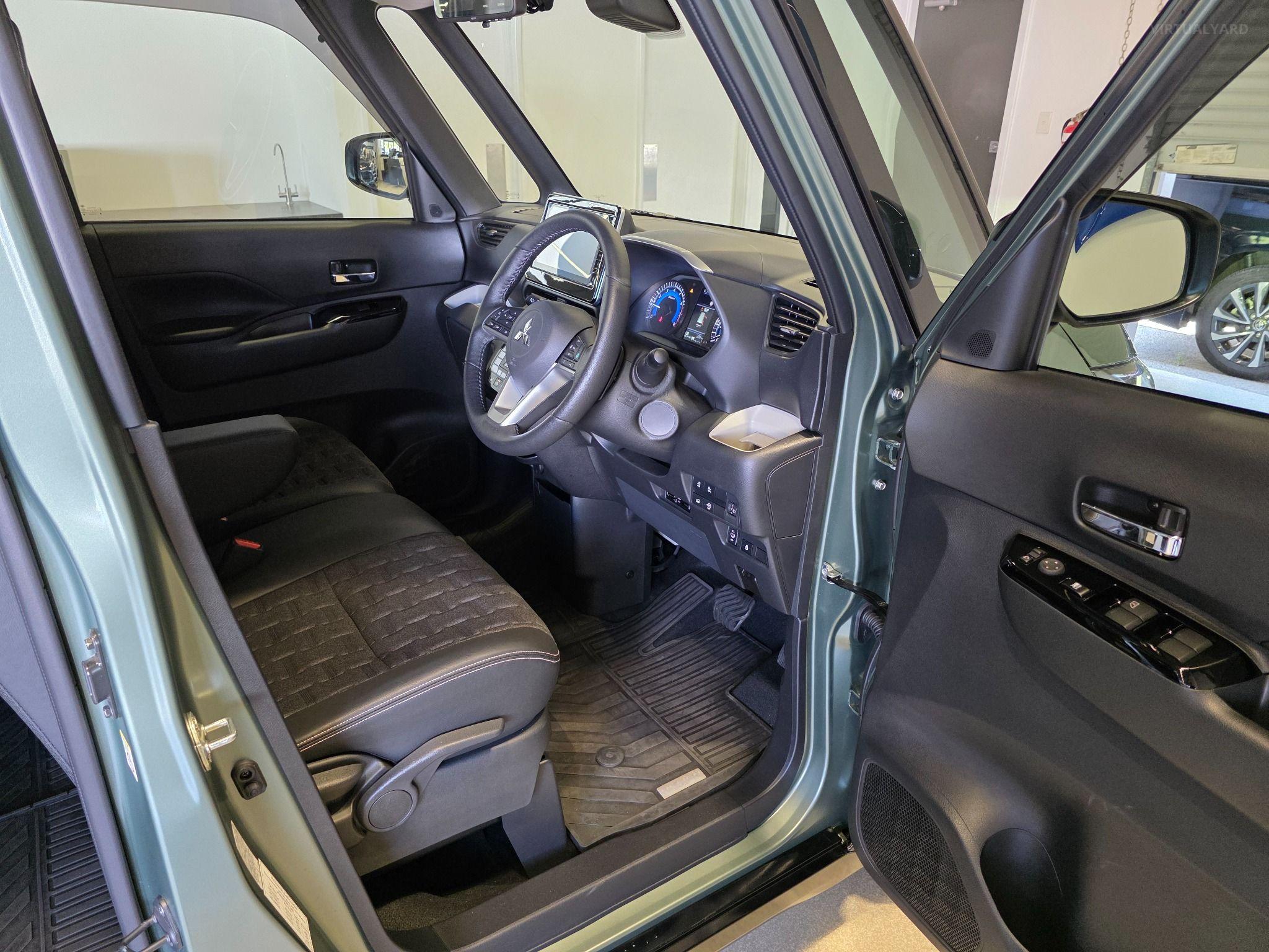 2023 Mitsubishi DELICA MINI Hybrid AWD