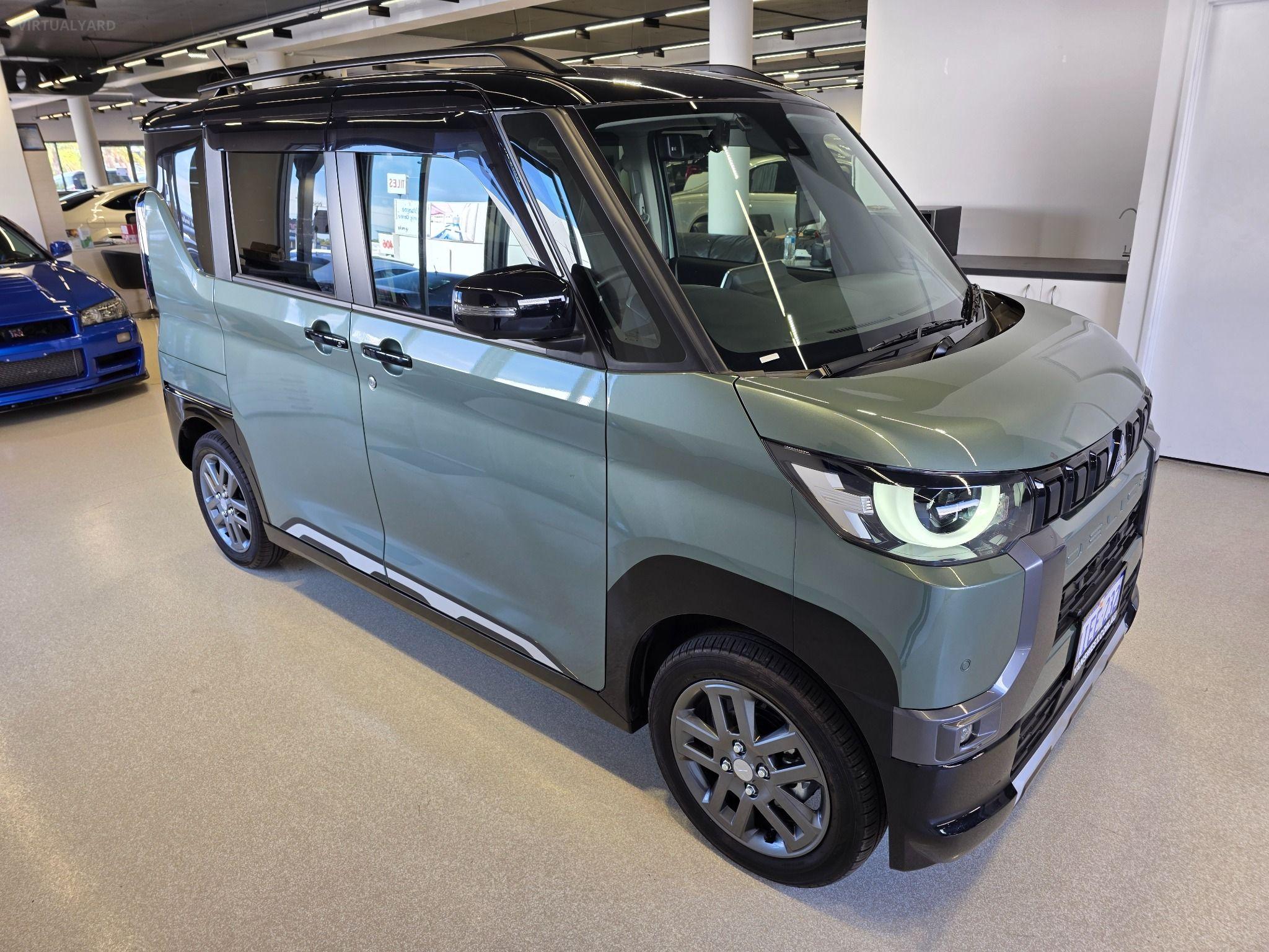 2023 Mitsubishi DELICA MINI Hybrid AWD