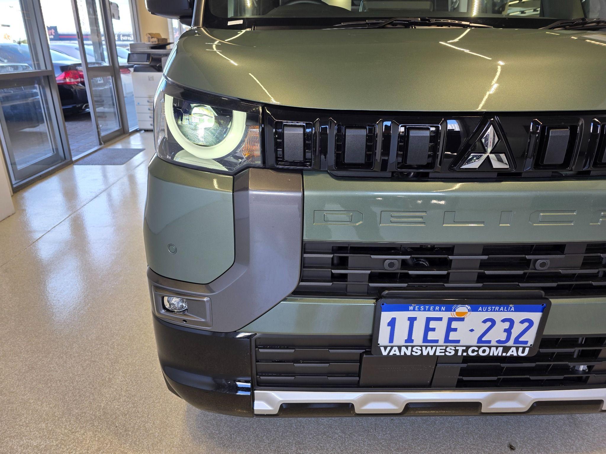 2023 Mitsubishi DELICA MINI Hybrid AWD