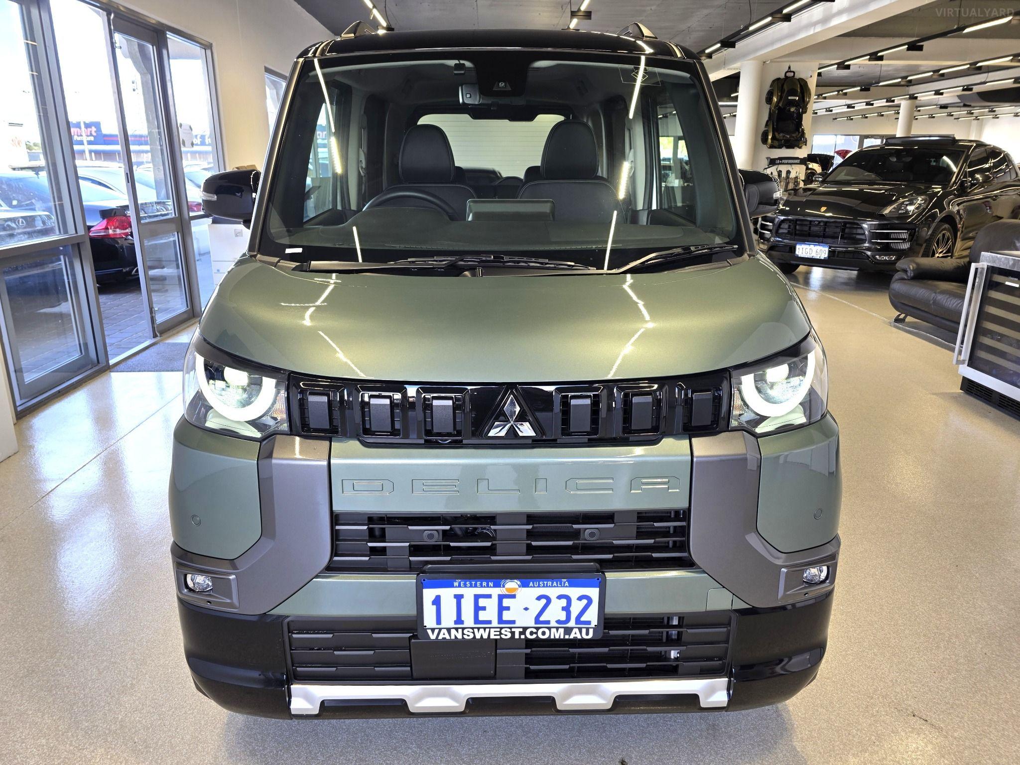 2023 Mitsubishi DELICA MINI Hybrid AWD