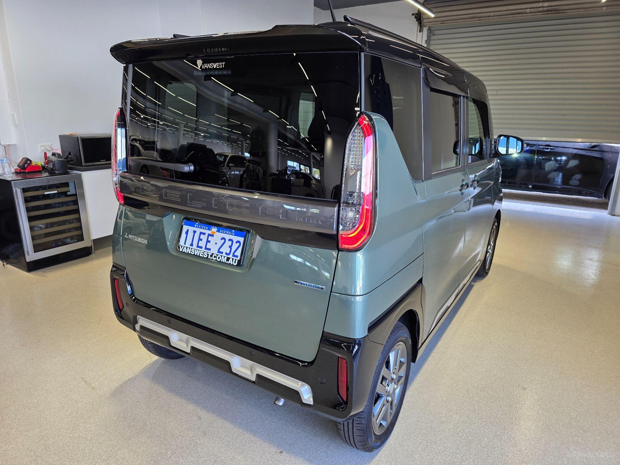 2023 Mitsubishi DELICA MINI Hybrid AWD