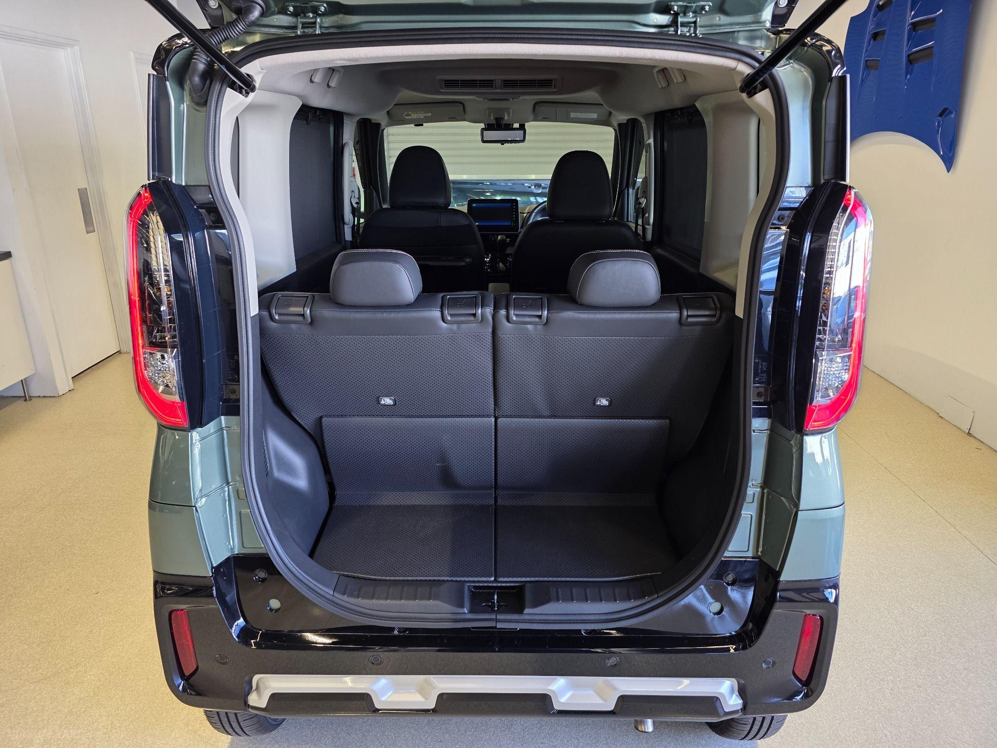 2023 Mitsubishi DELICA MINI Hybrid AWD