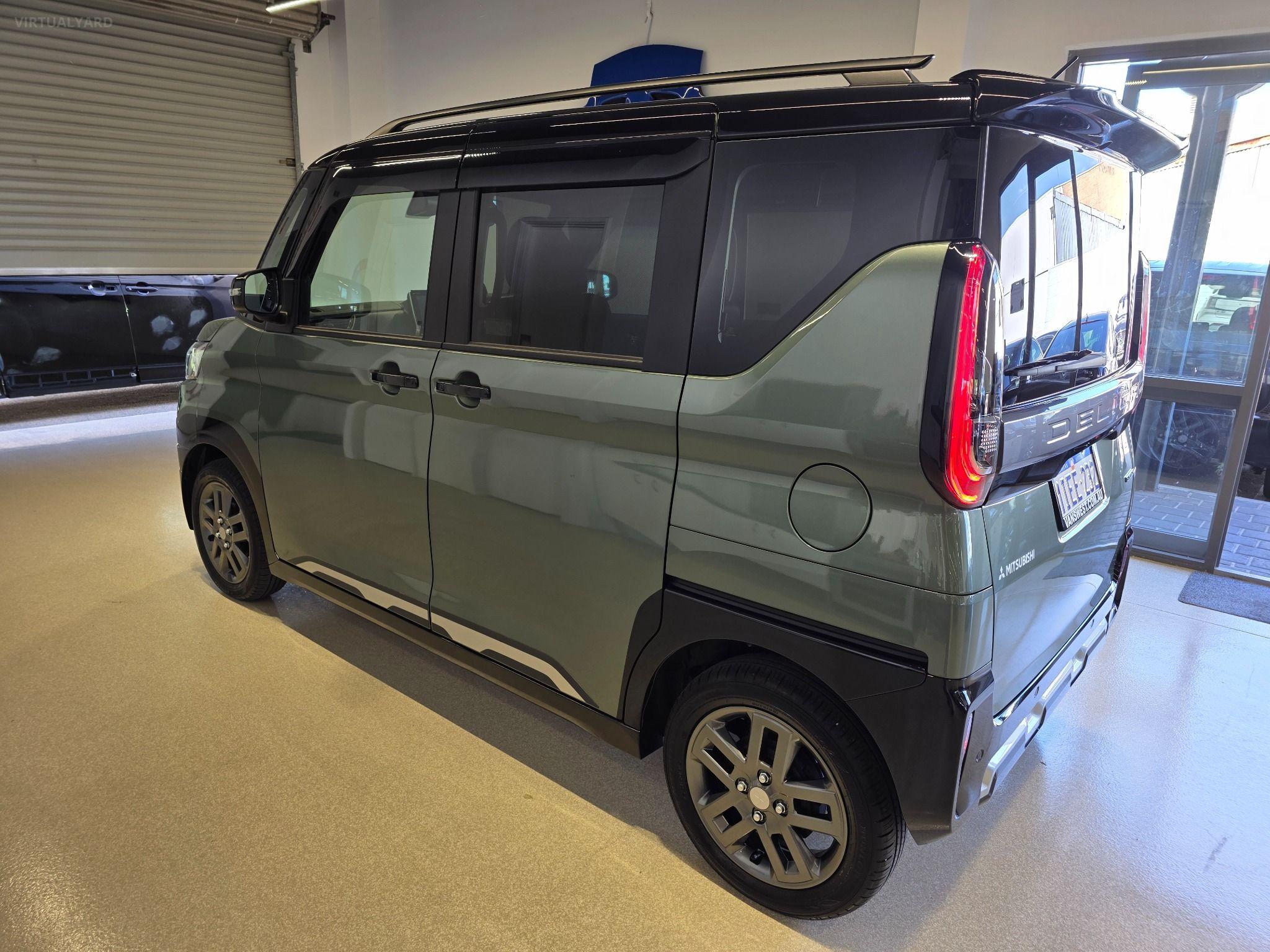 2023 Mitsubishi DELICA MINI Hybrid AWD