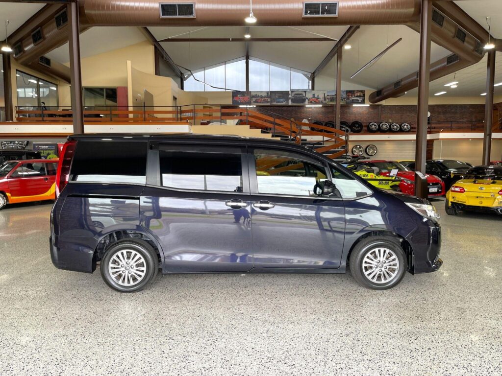 2015 Toyota Esquire XI WELCAB with Wheelchair Access