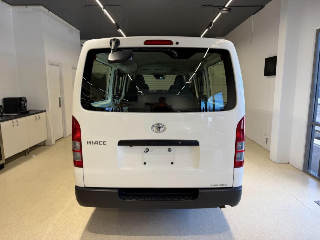 2019 TOYOTA HIACE LWB TRH200