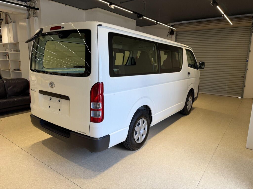 2019 TOYOTA HIACE LWB TRH200