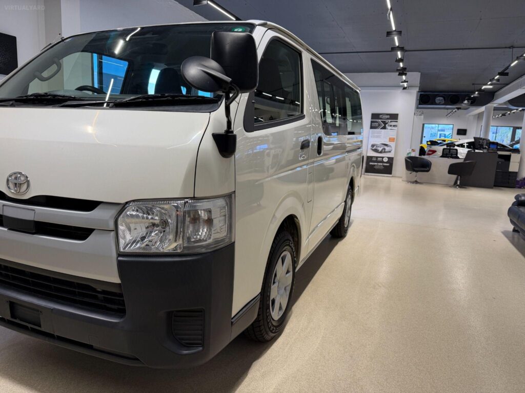 2019 TOYOTA HIACE LWB TRH200