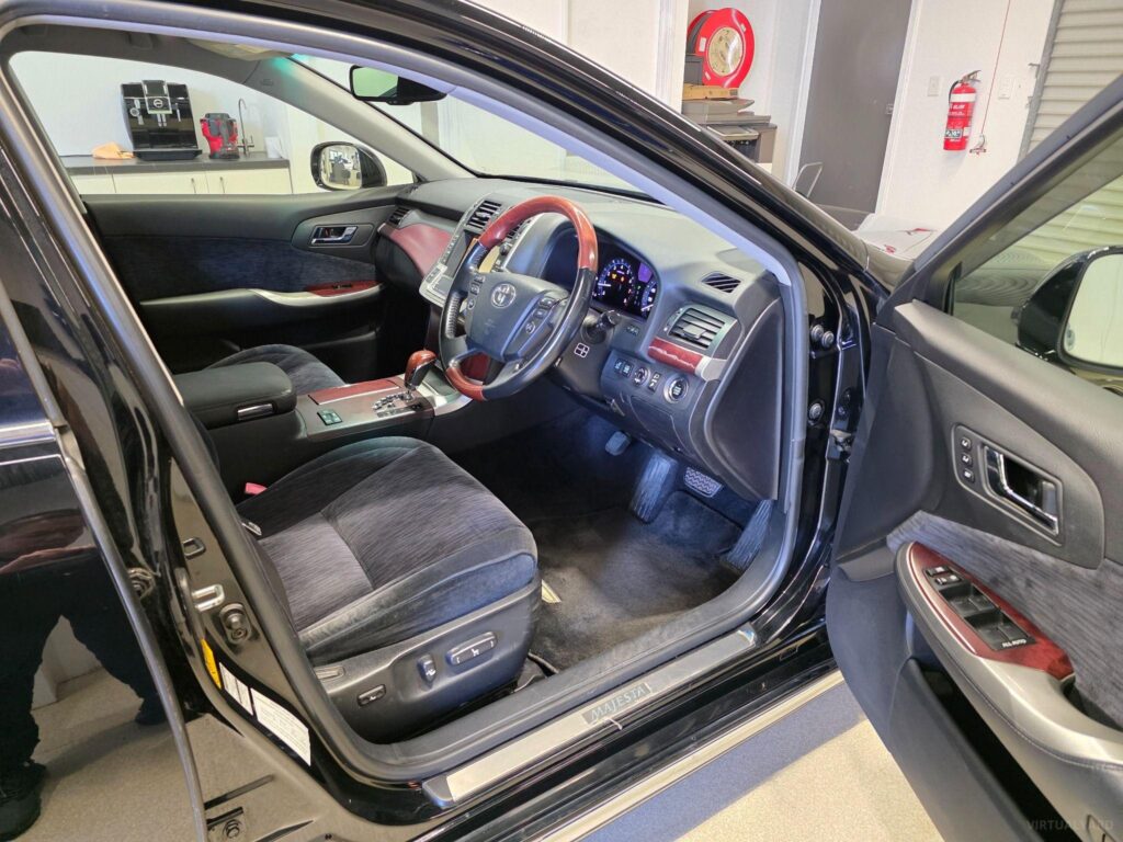 2010 Toyota Crown MAJESTA C-TYPE 2WD URS206