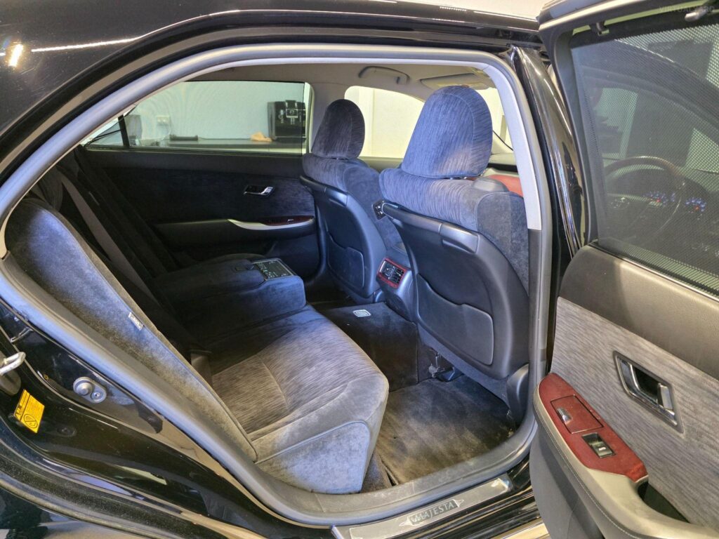 2010 Toyota Crown MAJESTA C-TYPE 2WD URS206