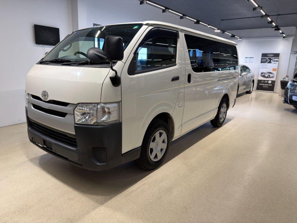 2016 TOYOTA HIACE LWB TRH200