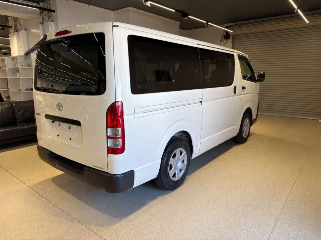 2016 TOYOTA HIACE LWB TRH200