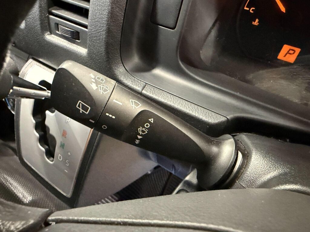 2016 TOYOTA HIACE LWB TRH200