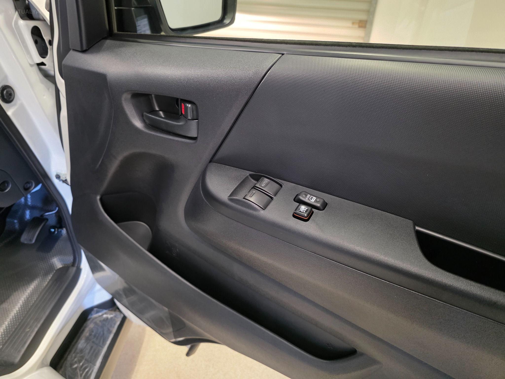 2024 Toyota Hiace LONG DX TRH200