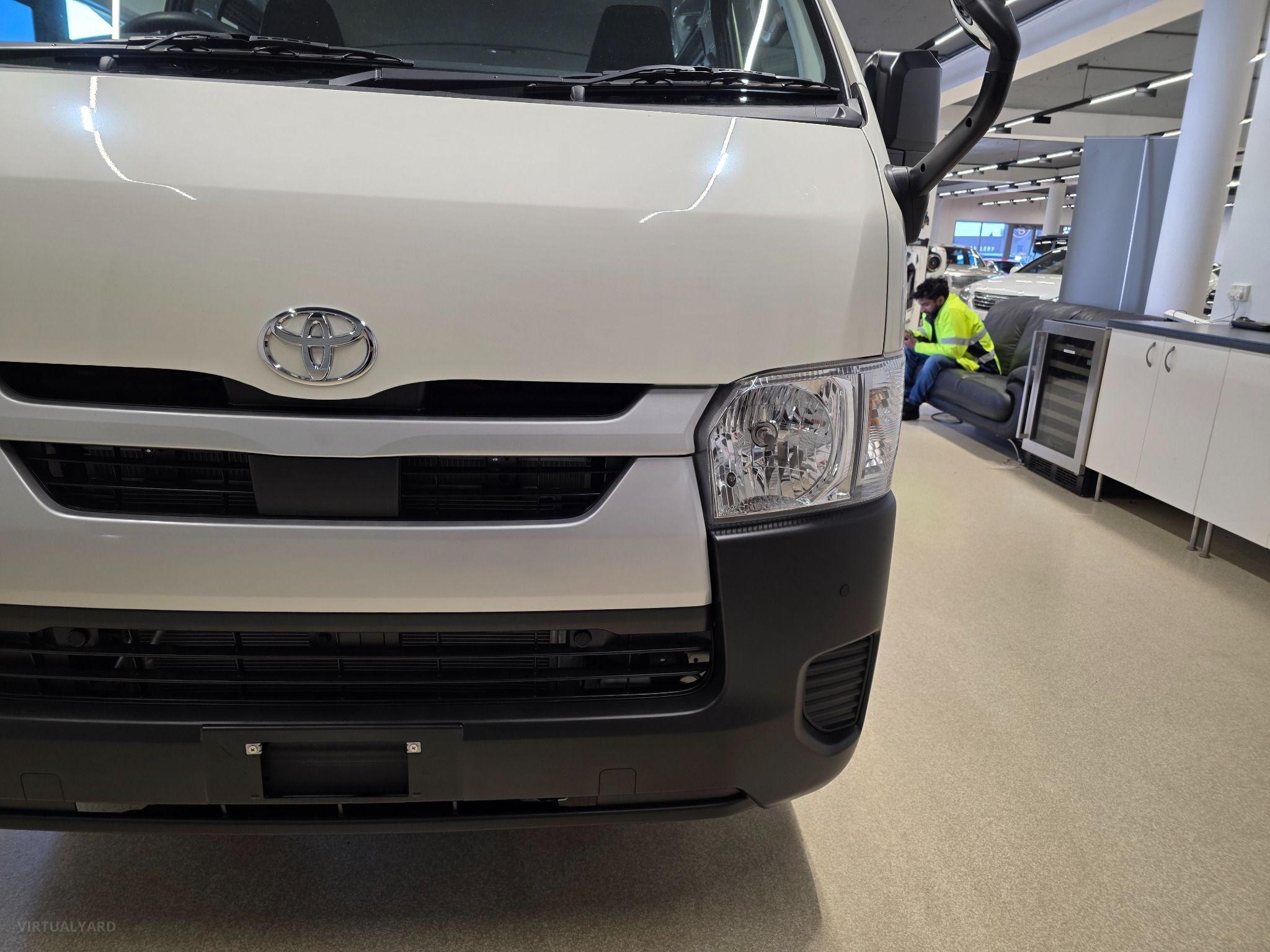 2024 Toyota Hiace LONG DX TRH200