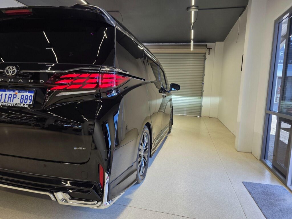 2024 TOYOTA ALPHARD HYBRID AAHH40