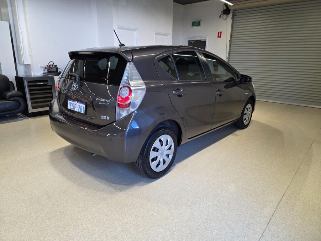2014 TOYOTA PRIUS C HYBRID AUTO