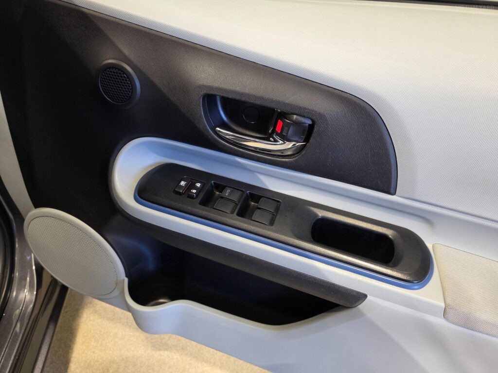 2014 TOYOTA PRIUS C HYBRID AUTO