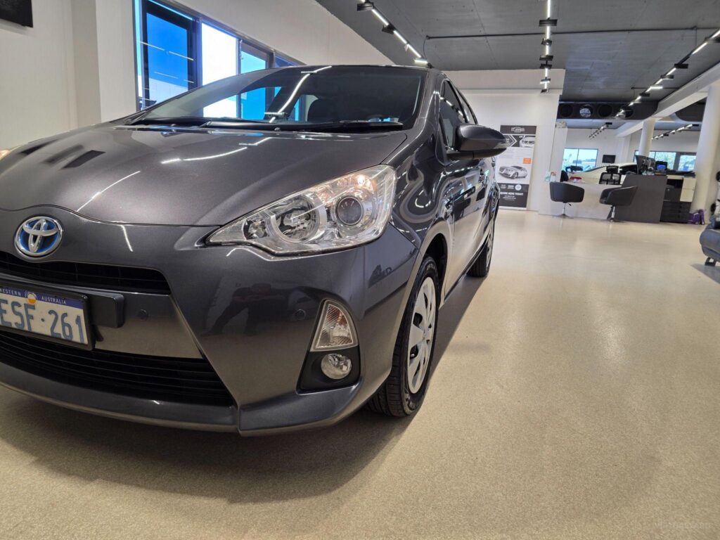 2014 TOYOTA PRIUS C HYBRID AUTO