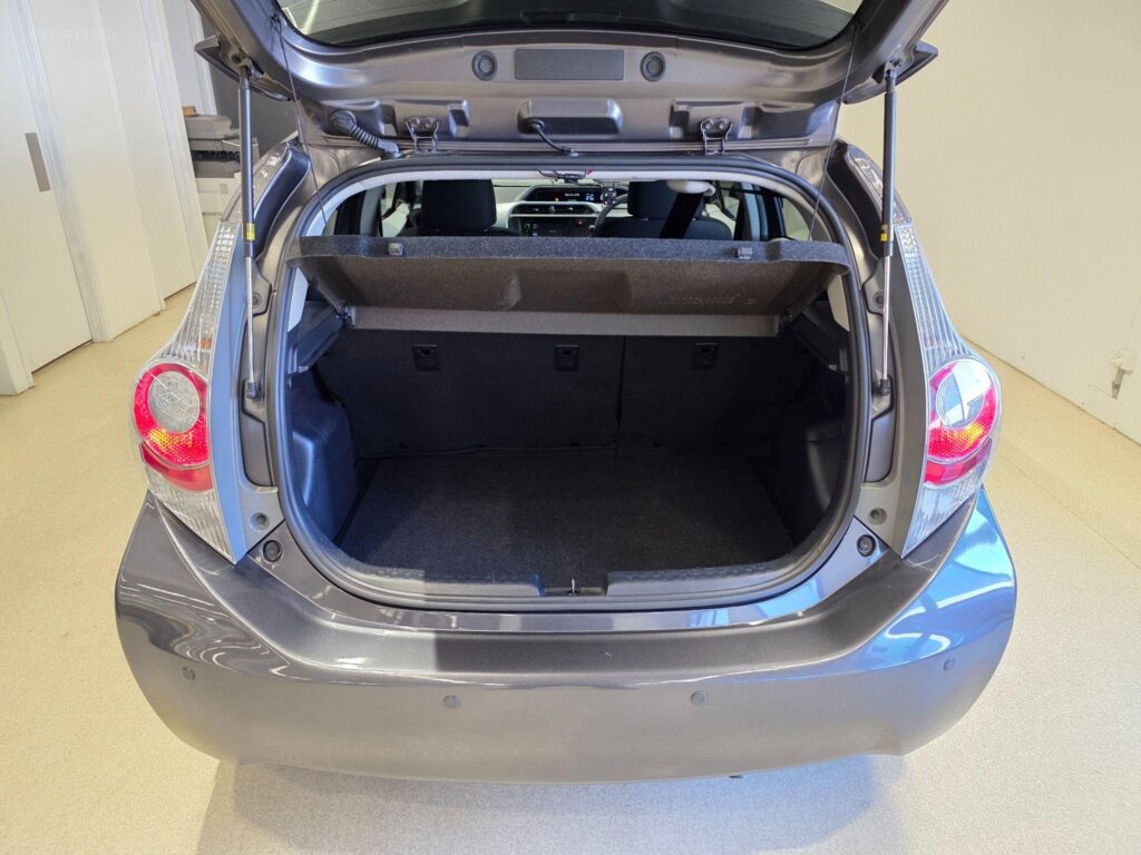 2014 TOYOTA PRIUS C HYBRID AUTO