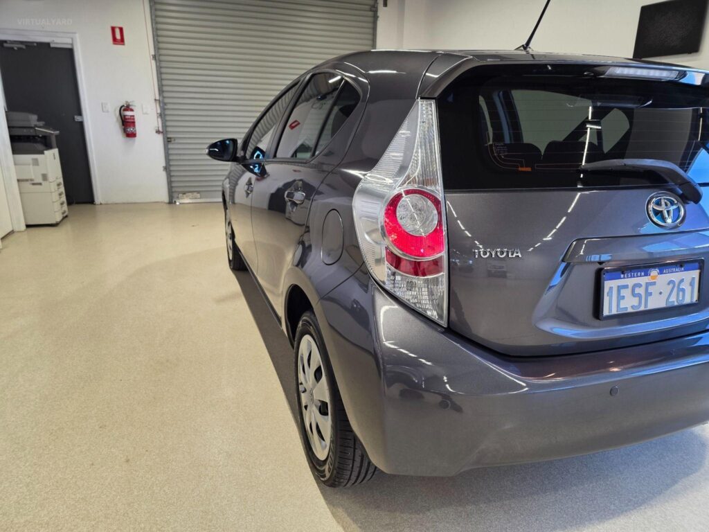 2014 TOYOTA PRIUS C HYBRID AUTO