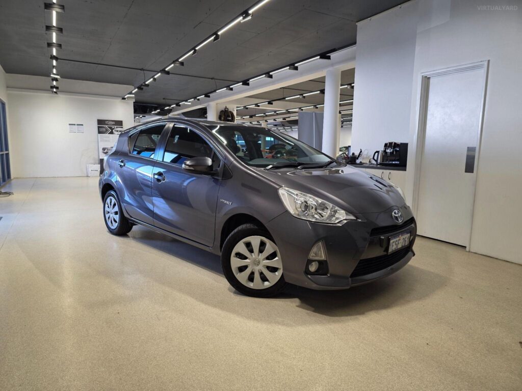 2014 TOYOTA PRIUS C HYBRID AUTO