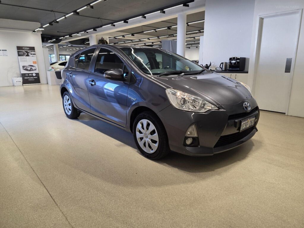 2014 TOYOTA PRIUS C HYBRID AUTO