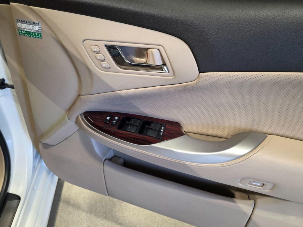 2012 TOYOTA CROWN HYBRID GWS204
