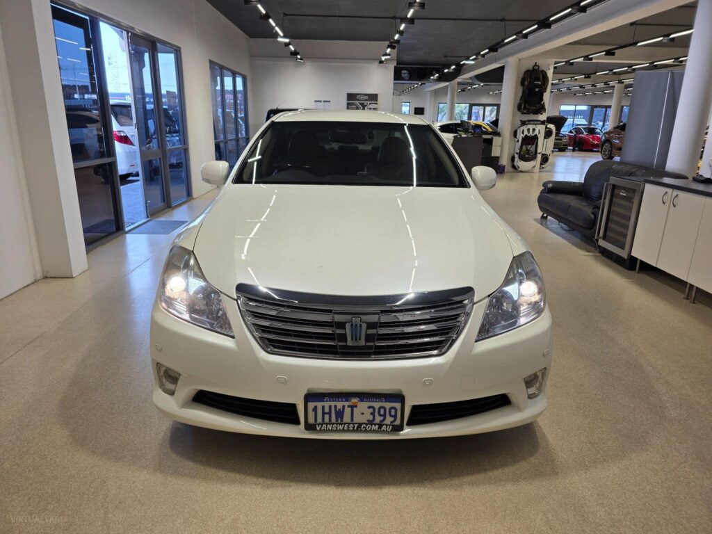 2012 TOYOTA CROWN HYBRID GWS204