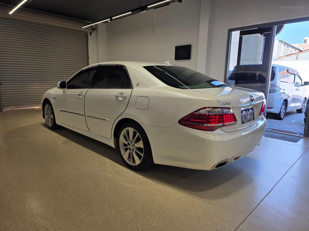 2012 TOYOTA CROWN HYBRID GWS204