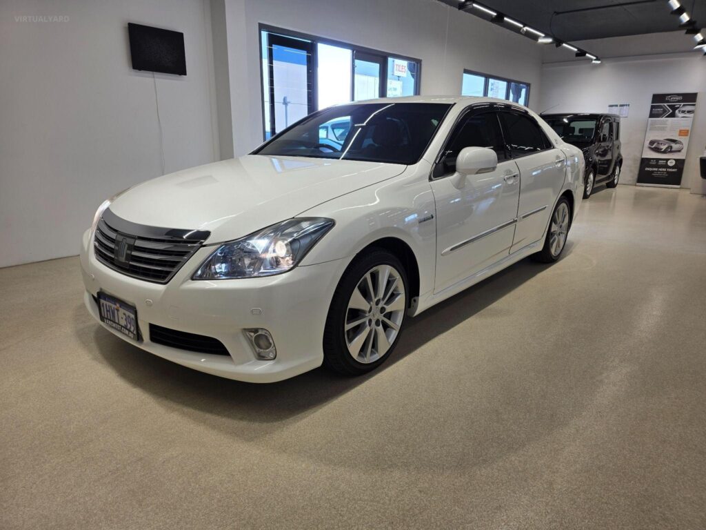 2012 TOYOTA CROWN HYBRID GWS204
