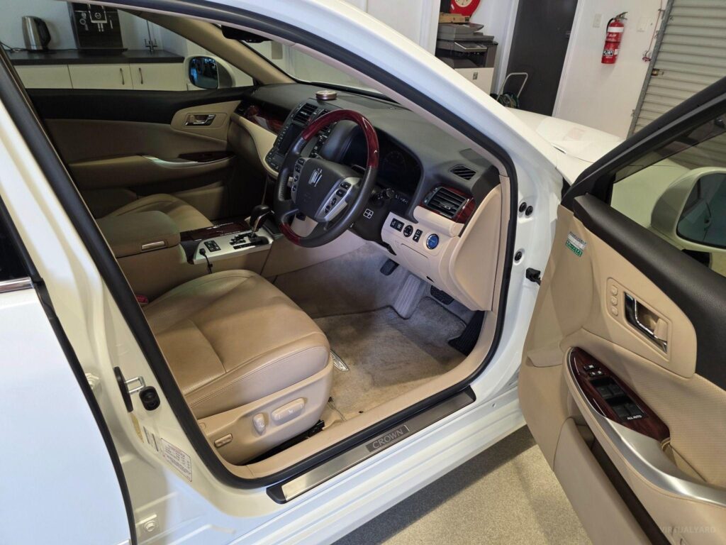 2012 TOYOTA CROWN HYBRID GWS204