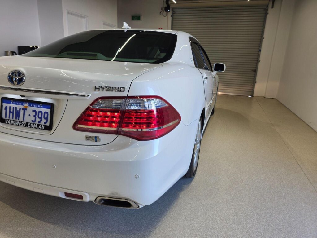 2012 TOYOTA CROWN HYBRID GWS204