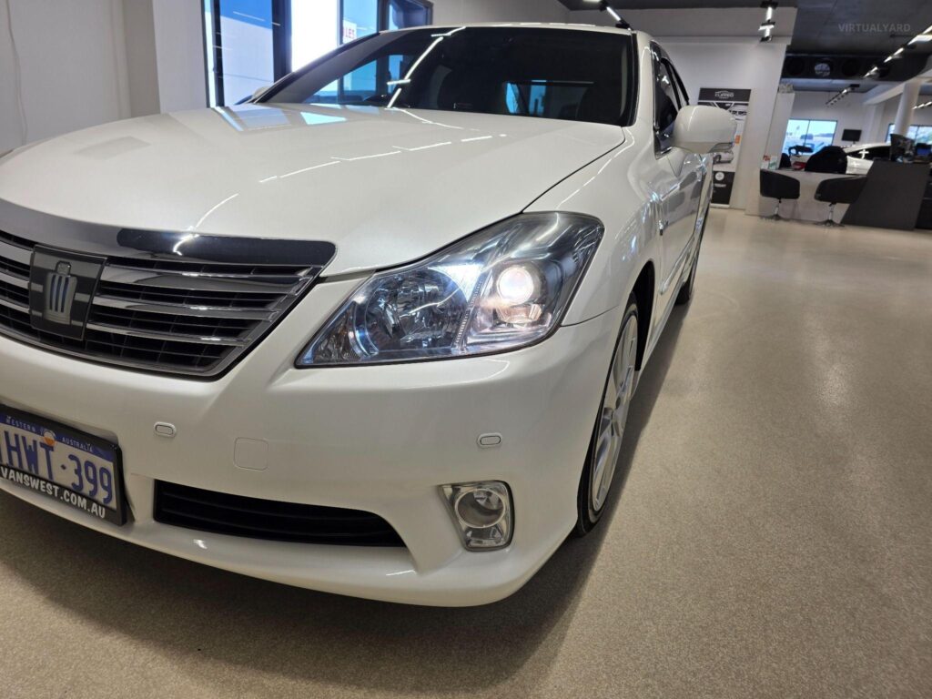 2012 TOYOTA CROWN HYBRID GWS204