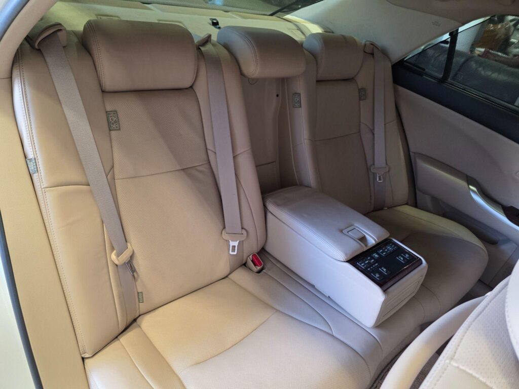 2012 TOYOTA CROWN HYBRID GWS204