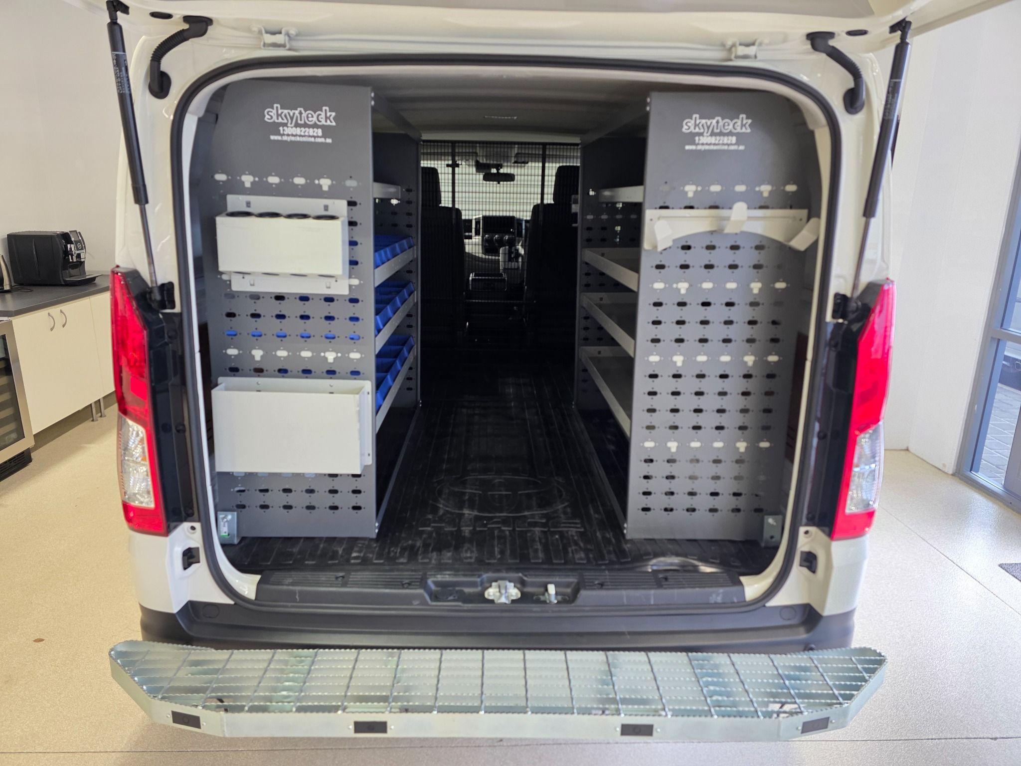 2024 TOYOTA HIACE LWB (4 DOOR OPTION) GDH300R